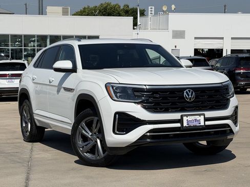 Used 2024 Volkswagen Atlas Cross Sport SEL R-Line AWD/4WD image 2