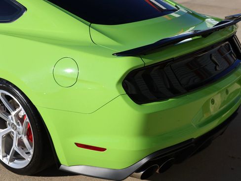 Used 2020 Ford Mustang Shelby GT500 w/ Technology Package image 18