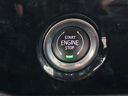 Used 2024 GMC Sierra 1500 Elevation image 29