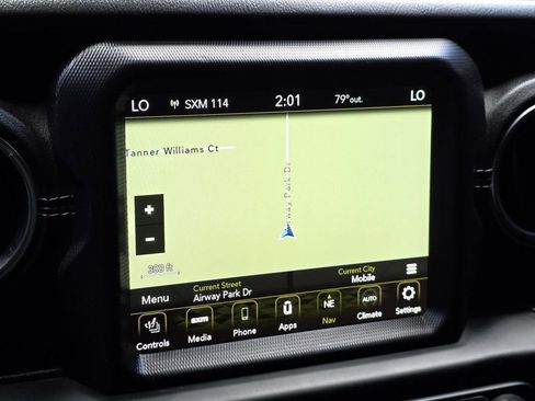 Used 2020 Jeep Gladiator Overland AWD/4WD image 13