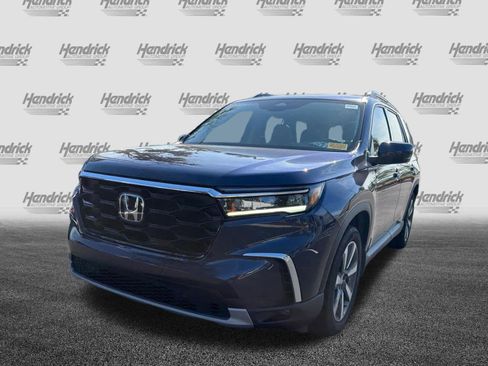 Used 2025 Honda Pilot Touring image 5