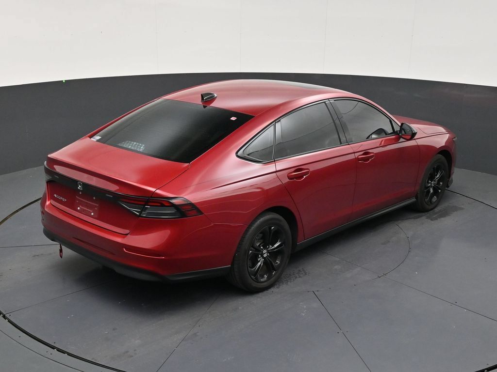 Used 2025 Honda Accord SE image 15
