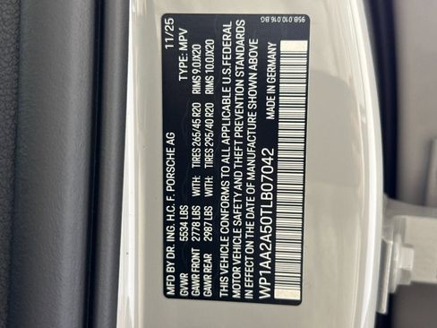 New 2026 Porsche Macan image 34