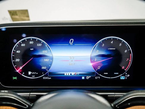 Used 2025 Mercedes-Benz GLE 350 4MATIC image 25