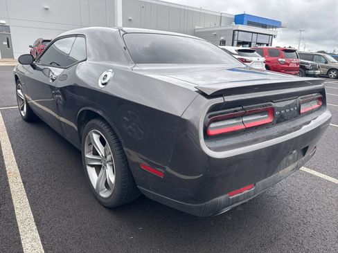 Used 2016 Dodge Challenger R/T RWD image 3
