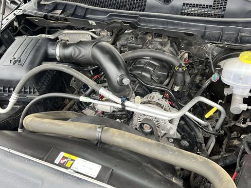 Used 2023 RAM 1500 Classic SLT image 27