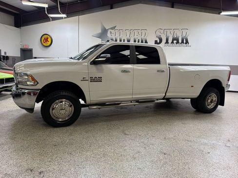 Used 2018 RAM 3500 SLT AWD/4WD image 2