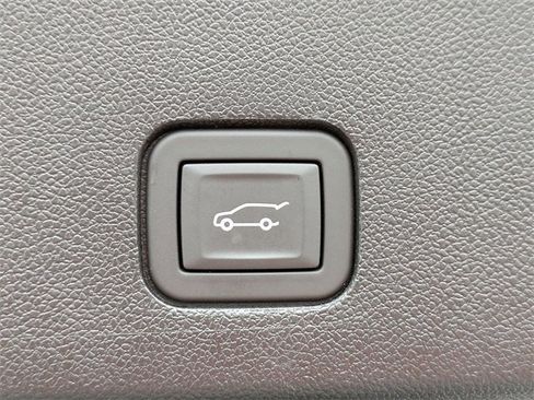 Certified 2024 Cadillac XT6 Sport w/ Technology Package image 13