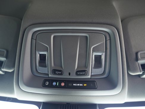 Used 2022 Chevrolet Silverado 1500 LT AWD/4WD image 26