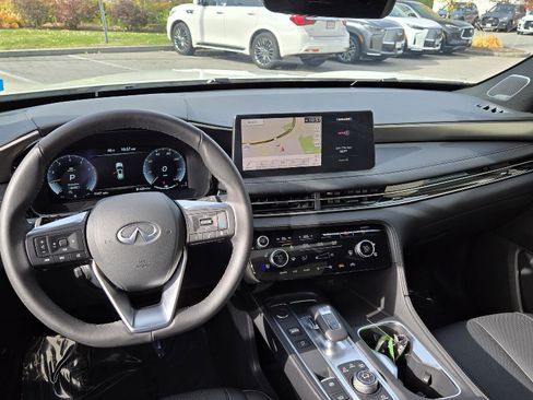 Certified 2025 INFINITI QX60 Luxe w/ Black Edition image 9