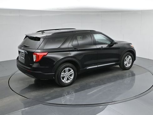 Used 2024 Ford Explorer XLT w/ Equipment Group 202A image 43