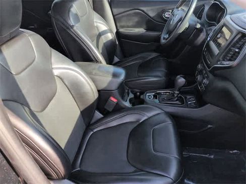 Used 2019 Jeep Cherokee Latitude Plus image 21