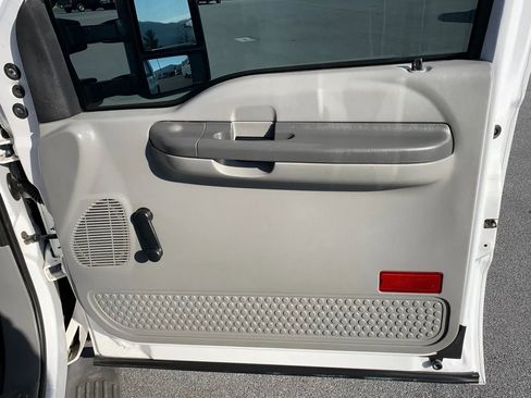 Used 2003 Ford F350 162  W.B. 4D image 25