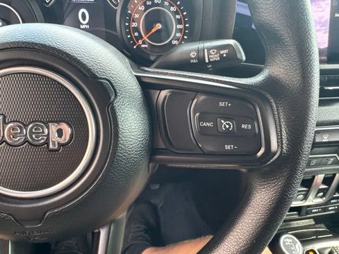 Certified 2025 Jeep Wrangler Sport AWD/4WD image 15