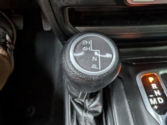 Used 2025 Jeep Wrangler Unlimited Sahara AWD/4WD image 30