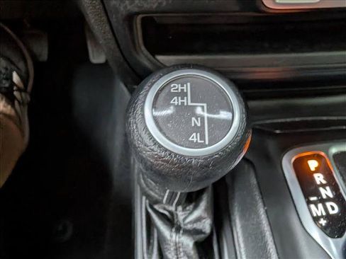Used 2025 Jeep Wrangler Unlimited Sahara AWD/4WD image 30