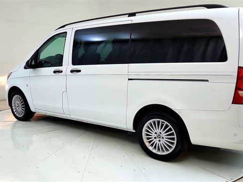 Used 2019 Mercedes-Benz Metris Passenger image 4