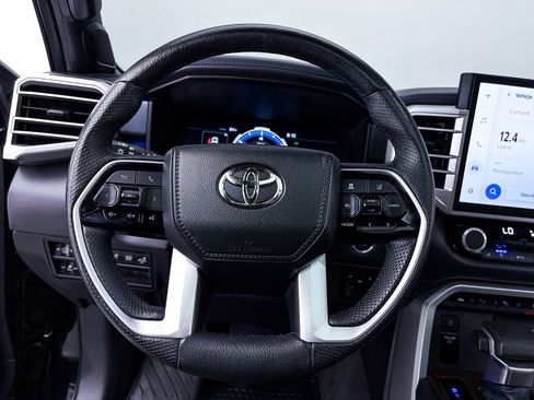 Used 2024 Toyota Tundra Platinum AWD/4WD image 33