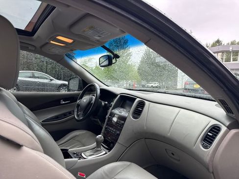 Used 2010 INFINITI EX35 Journey RWD image 9