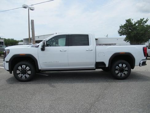 New 2026 GMC Sierra 2500 Denali w/ Denali Reserve Package AWD/4WD image 4