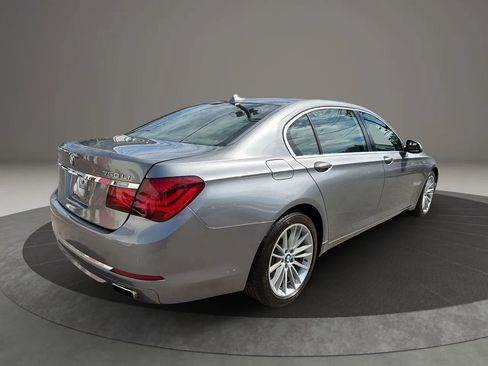 Used 2015 BMW 750Li xDrive w/ Executive Package AWD/4WD image 5