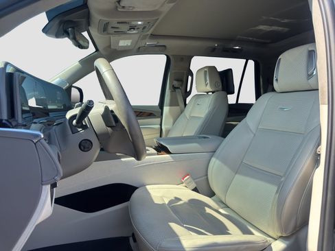 Used 2024 Cadillac Escalade Sport Platinum w/ LPO, ONYX Package AWD/4WD image 9
