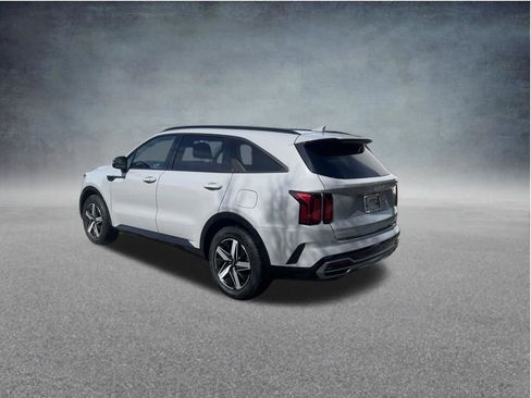 Used 2023 Kia Sorento EX w/ Panoramic Sunroof Package FWD image 3