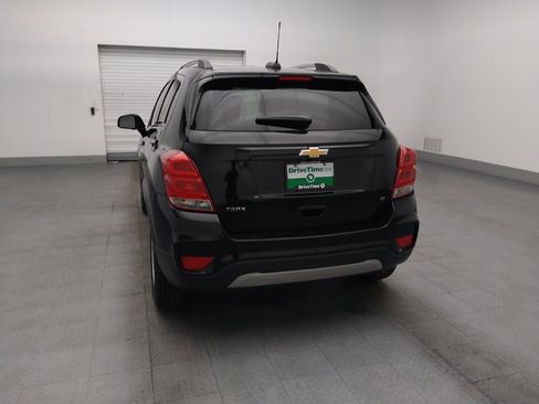 Used 2019 Chevrolet Trax LT w/ LT Convenience Package FWD image 6