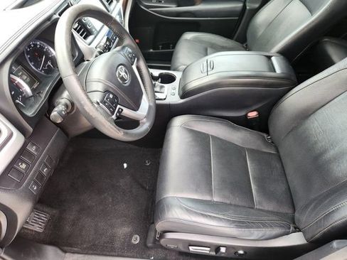 Used 2015 Toyota Highlander Limited FWD image 12