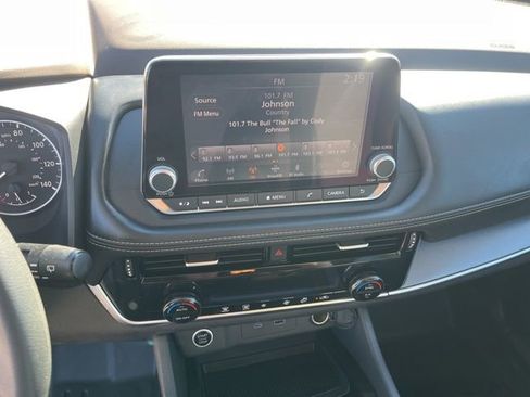 Used 2021 Nissan Rogue SV image 21