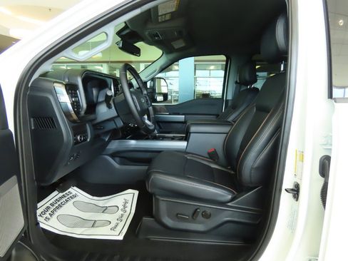 New 2026 Ford F250 Lariat w/ Black Appearance Package image 21