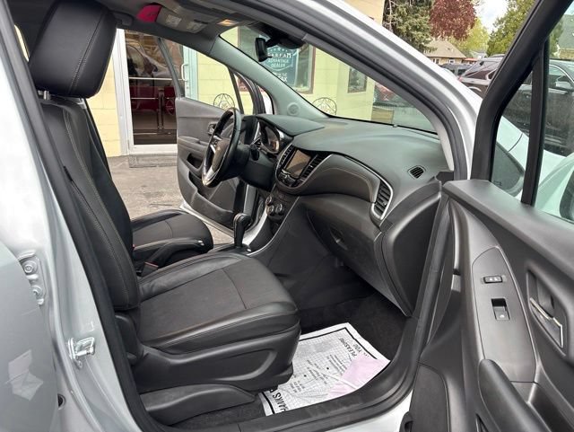 Used 2022 Chevrolet Trax LT w/ Driver Confidence Package AWD/4WD image 20