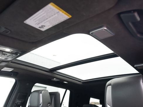Used 2022 Cadillac Escalade Sport Platinum AWD/4WD image 13