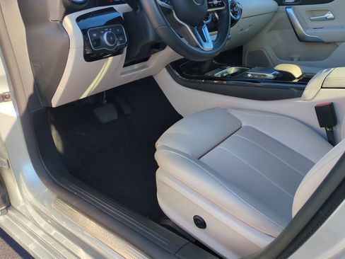 Used 2023 Mercedes-Benz CLA 250 image 17