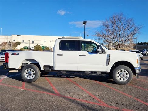 Used 2024 Ford F250 XLT image 2