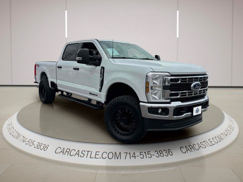 Used 2025 Ford F250 XLT w/ FX4 Off-Road Package AWD/4WD image 8