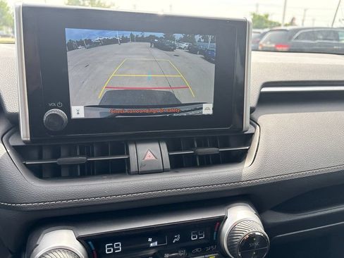 Used 2025 Toyota RAV4 XLE AWD/4WD image 28