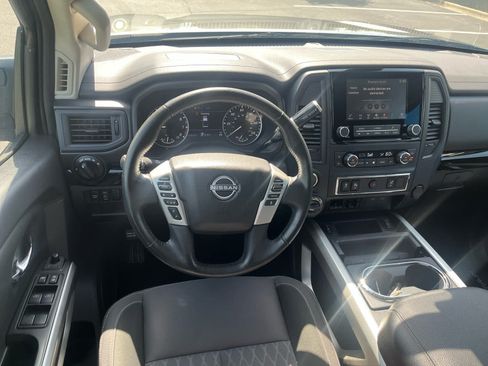 Used 2024 Nissan Titan SV w/ SV Convenience Package AWD/4WD image 5