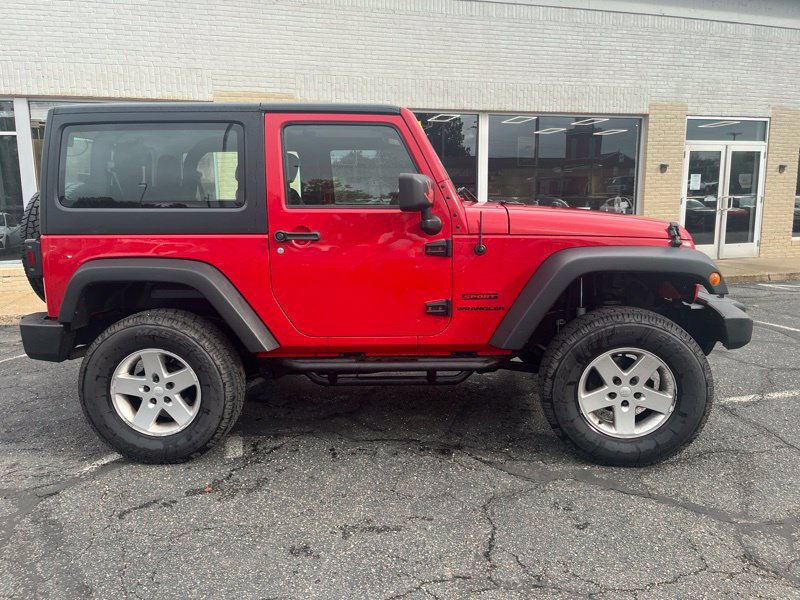 Used 2013 Jeep Wrangler Sport AWD/4WD image 4