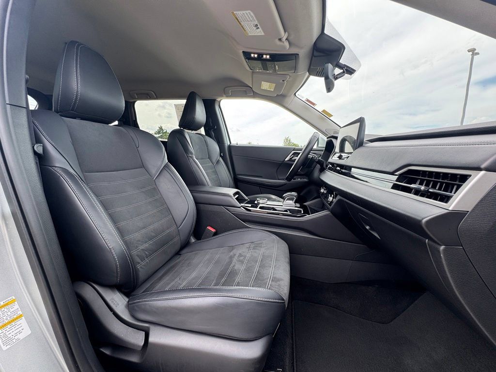 Used 2025 Mitsubishi Outlander SE AWD/4WD image 31