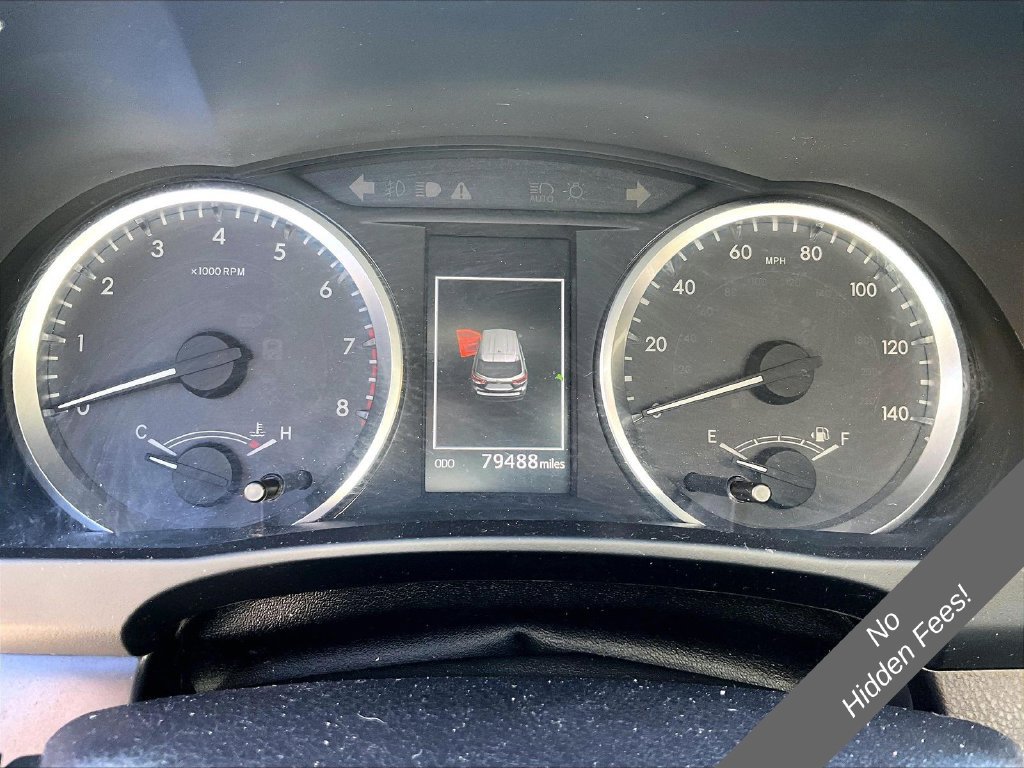 Used 2019 Toyota Highlander LE AWD/4WD image 13
