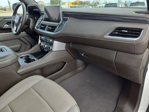 Used 2024 GMC Yukon XL SLT image 33