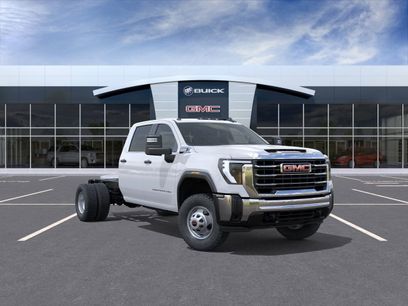 New 2025 GMC Sierra 3500 Pro w/ Convenience Package