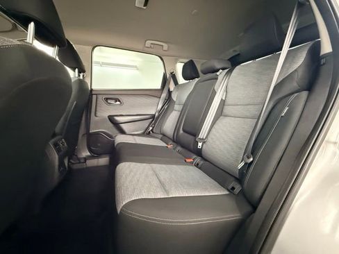 Used 2023 Nissan Rogue SV FWD image 13