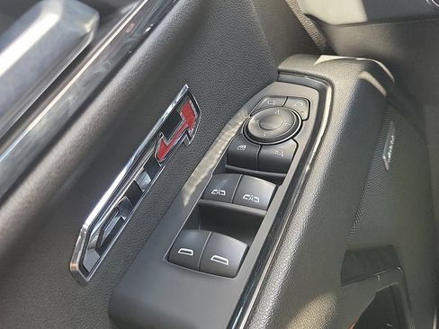 Used 2024 GMC Sierra 1500 AT4 w/ Technology Package AWD/4WD image 13