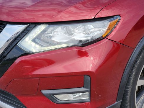 Used 2019 Nissan Rogue SL w/ Premium Package FWD image 3