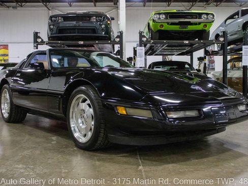 Used 1996 Chevrolet Corvette Coupe RWD image 11