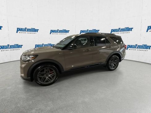 Used 2026 Ford Explorer ST-Line w/ ST-Line Street Pack AWD/4WD image 6