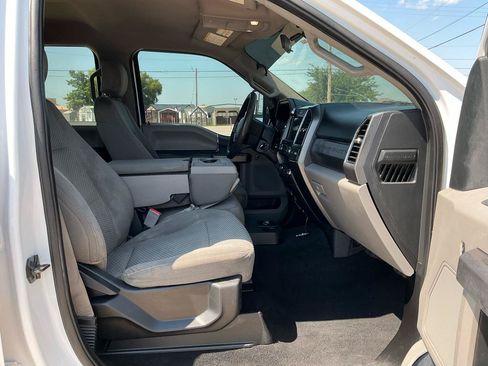 Used 2019 Ford F250 XLT w/ Snow Plow Prep Package AWD/4WD image 12