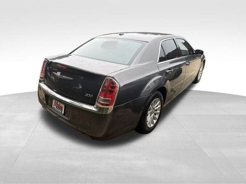 Used 2013 Chrysler 300 w/ Driver Convenience Group RWD image 4